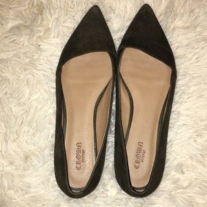Pointed olive green flats